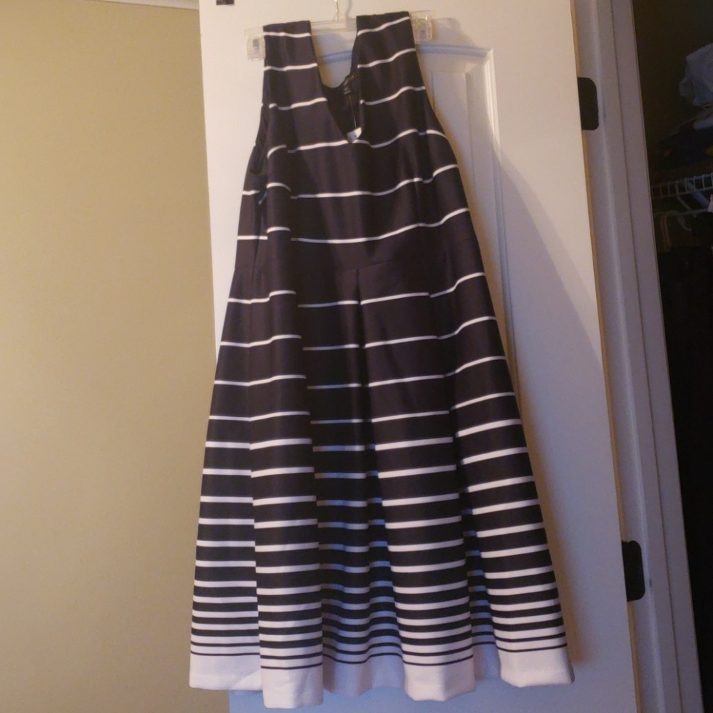 Black and White sleeveless dress